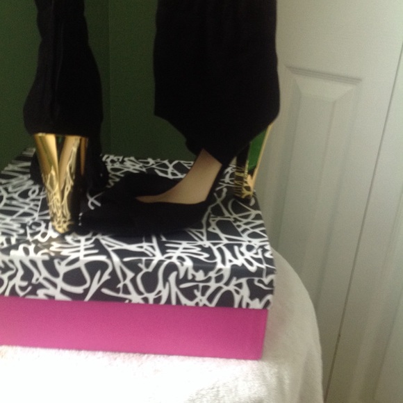 BEAUTIFUL Velvet peep toe Bootie - Picture 6 of 6